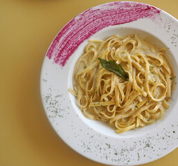 Linguini Alfredo von Oben