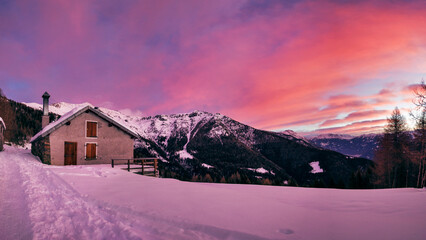 Fototapeta premium pink sunrise in the mountains