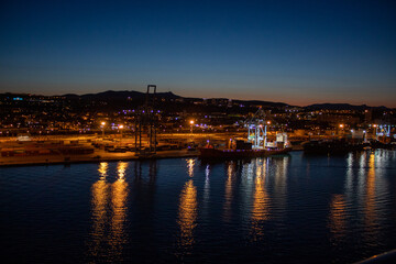 Fototapeta na wymiar morning view of the port