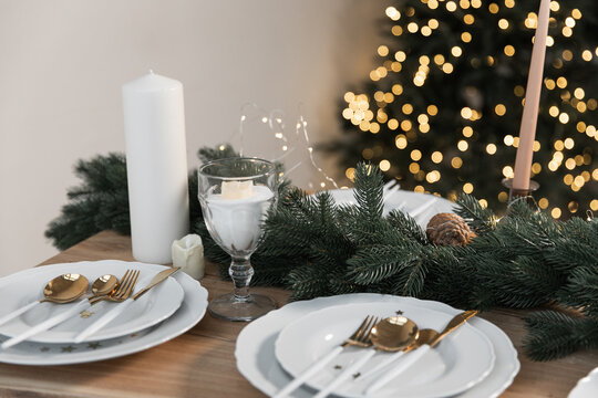 Christmas Dinner Table Setting