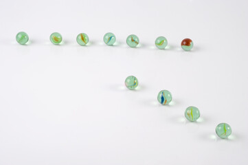 Canicas, concepto, direcci&oacute;n, lineas, linea, vidrio, cristal, transparencia, colores, blanco, brillo