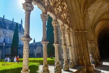 Königlicher Kreuzgang und Garten im Kloster von Batalha, Portugal