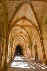 Fototapeta premium Königlicher Kreuzgang im Kloster von Batalha, Portugal
