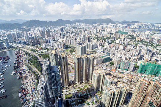View of Hong Kong from The ICC Skyscraper Tourist Observation Deck. © Carson Liu