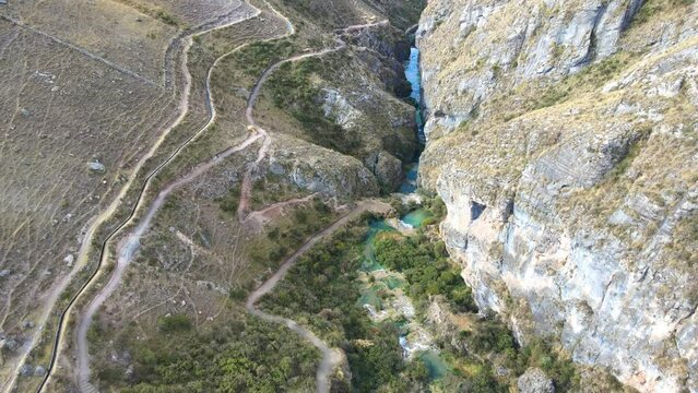 The best of Peru: Aguas Turquesas De Millpu in Ayacucho - V&iacute;ctor Fajardo