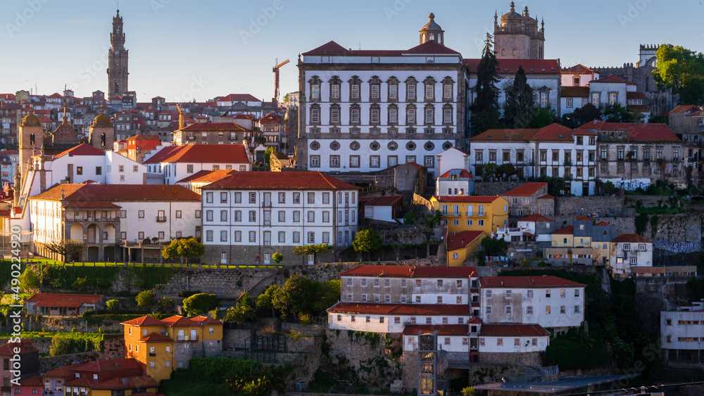 Poster Beautiful shot of the buildings in Porto, Portugal