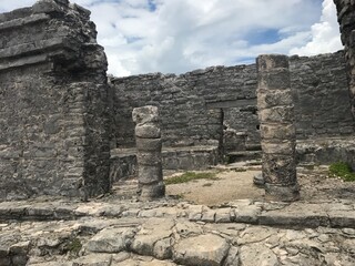 Fototapeta na wymiar ruins of the temple