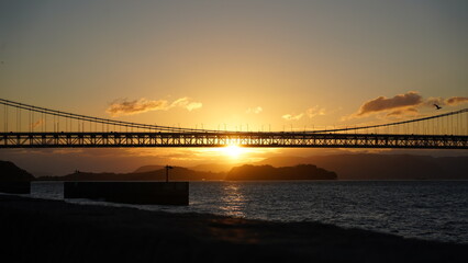 日の出と瀬戸大橋
