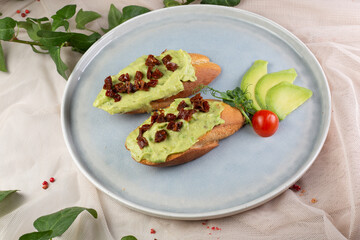 apple pie on a plate