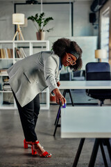 Obraz premium Woman taking care about social distance at work