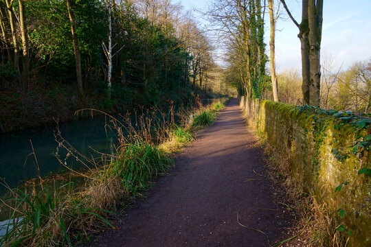 Bright winter morning along the Cromford Canal towpath