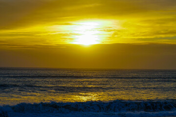 ブラックビーチと夕焼け（アイスランド）
