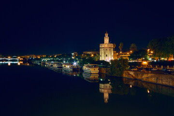 Torre del oro y guadalquivir