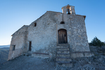 Fototapeta na wymiar Church of Santa Fe del Organya in the mountains of the Catalan Pyrenees.