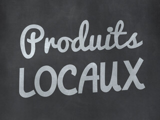 Obraz premium Acheter local, produits locaux, texte sur ardoise, tableau noir