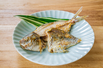 焼き魚　シズの開き