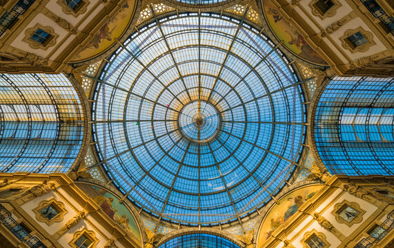 Gallery Vittorio Emanuele ll in Milan, Italy.