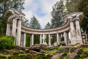 Apollo colonnade in Pavlovsk park - obrazy, fototapety, plakaty