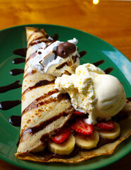 vanilla ice cream crepe