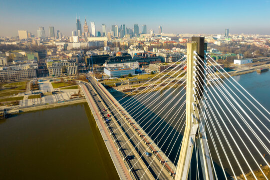 Warszawa, panorama miasta z okolic mostu Świętokrzyskiego