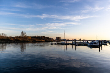 Fototapeta premium sunset in the harbor