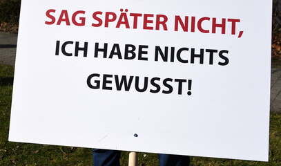 Schild auf einer Corona-Demo: 