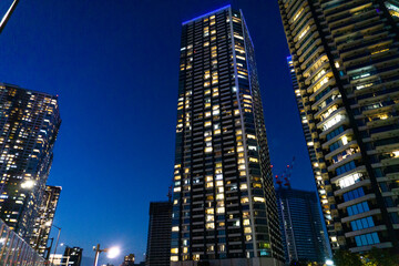 Fototapeta na wymiar Night view of high-rise condominiums in Tokyo, Japan_82