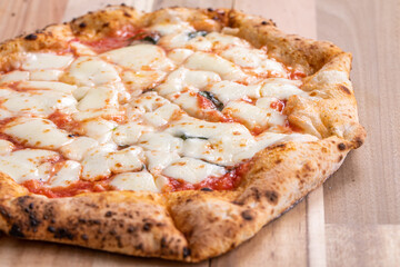 焼きたてピザ　pizza