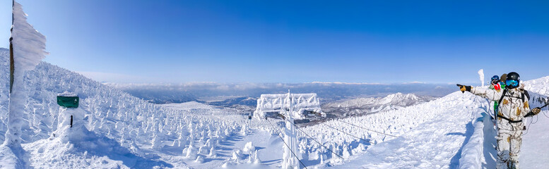 Fototapeta na wymiar Looking out over snow monsters plateau from the top of observatory (Zao-onsen ski resort, Yamagata, Japan)