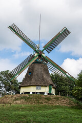 Historische Windmühle 