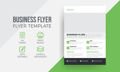 Obraz premium Modern flyer business leaflet template or minimalist green colour brochure design concept