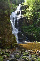 Fototapeta na wymiar beauliful waterfall in the forest
