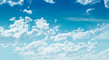 Fototapeta na wymiar Blue sky with fluffy cloudscape nature background