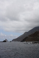 Felsformationen unterhalb des Anaga-Gebirges am Roque de las Bodegas auf Teneriffa