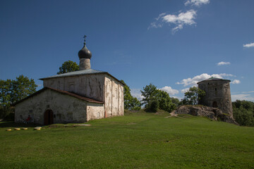 Fototapeta na wymiar Pskov fortress