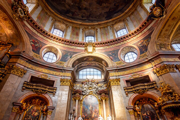 Fototapeta na wymiar Interior of St. Peter church (Peterskirche) in Vienna