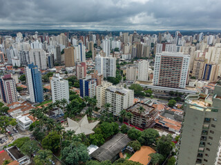 Fotografia aérea da cidade de Campinas. Prédios no centro de Campinas SP. Fevereiro de 2022