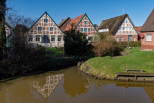Fachwerkh&auml;user in Jork im Alten Land in Niedersachsen, Deutschland