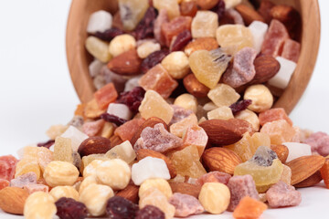 Dried fruits and nuts in a bambus bowl.