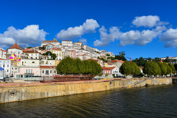 Fototapeta na wymiar Rio Mondego in Coimbra, Portugal 