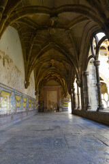 Fototapeta na wymiar Kreuzgang Kloster Santa Cruz in Coimbra, Portugal