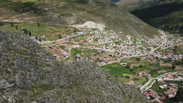 hhermosos paisaje con una cruz peruano Palcamayo tarma junin Peru  
