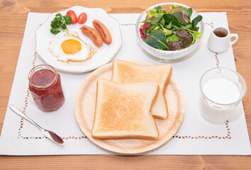 手作りのおしゃれな朝ごはんセット