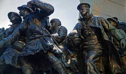 statue of soldiers going to war
