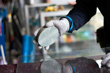 Gloves to cut glass and sharp objects.