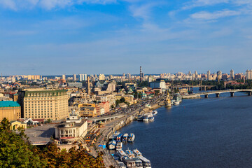 Obraz premium View of the Dnieper river and Kiev cityscape, Ukraine
