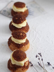 profiteroles