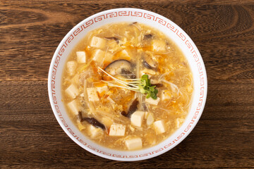 酸辣湯麺　(サンラータン麺・スーラータン麺)