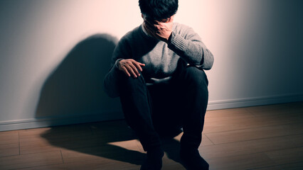 精神障害を患っている男性イメージ