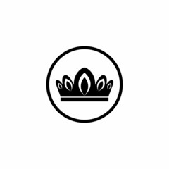 Set of crown icons. Collection of crown awards for winners  champions  leadership. Vector isolated elements for logo  label  game  hotel  an app design. Royal king  queen  princess crown.